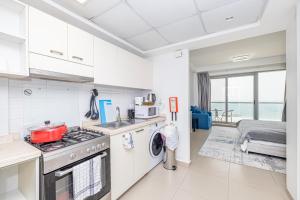 Fotografie z fotogalerie ubytování Full Seaview Studio v destinaci Ras al Khaimah