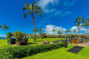 Vrt pred nastanitvijo Escape to Your Oceanside Dream in Kihei