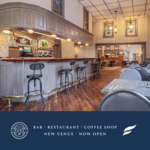 Falcon's Nest Hotel的证书、奖牌、标识或其他文件