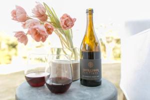 Fotografie z fotogalerie ubytování Westside Paso Wine Trail Guest House with firepit, BBQ on lavender farm v destinaci Templeton