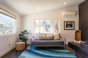 Fotografie z fotogalerie ubytování Westside Paso Wine Trail Guest House with firepit, BBQ on lavender farm v destinaci Templeton