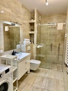 Ένα μπάνιο στο 2-bedroom Apartament Warszawa Praga