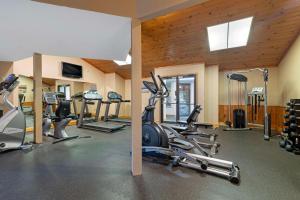 Fitness centrum a/nebo fitness zařízení v ubytování Best Western Plus Windjammer Inn & Conference Center