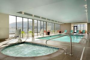 Bazén v ubytování Home2 Suites By Hilton Richland nebo v jeho okolí