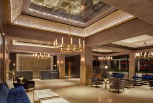 Posezení v ubytování The Marquette Hotel, Curio Collection by Hilton