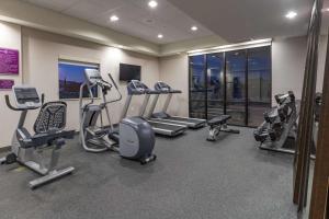Fitness centrum a/nebo fitness zařízení v ubytování Home2 Suites by Hilton Kingman