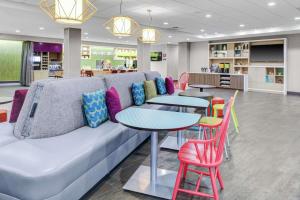 Posezení v ubytování Home2 Suites By Hilton Fort Collins