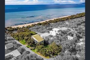 布莱尔高里BLAIRGOWRIE VIEWS..front beach location location.的相册照片