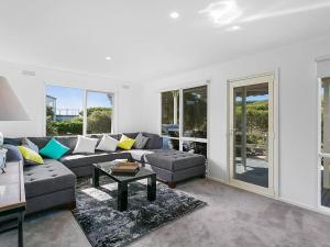 布莱尔高里BLAIRGOWRIE VIEWS..front beach location location.的相册照片