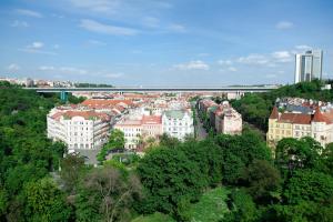Pemandangan umum bagi Prague atau pemandangan bandar yang diambil dari hotel