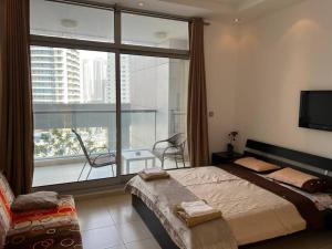杜拜的住宿－Studio apt in Sky View Tower Dubai Marina，相簿中的一張相片