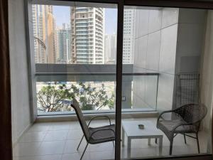 杜拜的住宿－Studio apt in Sky View Tower Dubai Marina，相簿中的一張相片