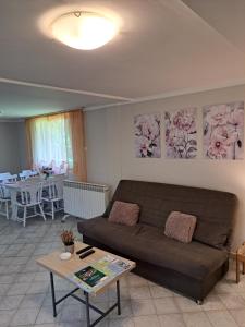 Istumisnurk majutusasutuses Apartman Cherry Gradac Valjevo