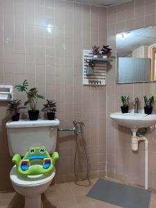 Ένα μπάνιο στο EE's Sunset House - Homestay 3 min walk to beach +14 φωτογραφίες