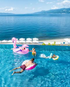 Hostia v ubytovaní Hilton Rijeka Costabella Beach Resort And Spa