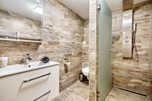 Koupelna v ubytování Apartmány Svatošské skály + 37 fotografií
