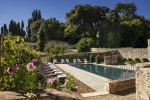 The swimming pool at or close to Casavilla Rentals by Torre a Cona