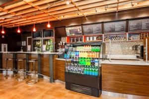 Lounge nebo bar v ubytování Courtyard by Marriott Amarillo Downtown