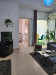 TV/trung tâm giải trí tại S+1 propre à manzah 7 bis