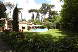 Kolam renang di atau dekat dengan Appia Antica 2BR with swimming pool