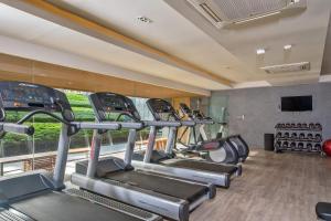 Fitness centrum a/nebo fitness zařízení v ubytování Baan Mai Khao by Villacarte