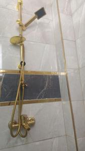 Een badkamer bij Fetih Suite Home A2