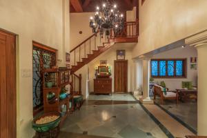 Φωτογραφία από το άλμπουμ του SaffronStays Aquamarina - 3BR Mediterranean style beachfront villa with pool, lawns & seafood dining near Nagaon Beach σε Nagaon