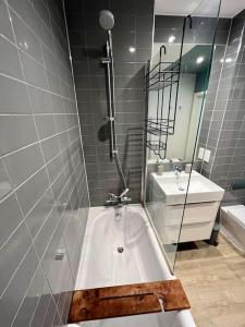 Fotografie z fotogalerie ubytování Elegant Chic Living: 1 Bed In Vibrant London Area v Londýně