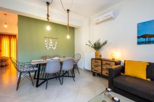 A seating area at Chryssi myHome