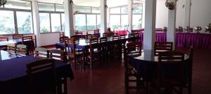 Restoran või mõni muu söögikoht majutusasutuses Diyaluma Falls Inn
