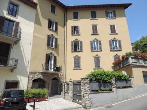 The building in which Az apartmant is located