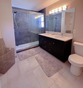 Best Garden House&3 mins Bus station Close C-Train&Free Parking衛浴