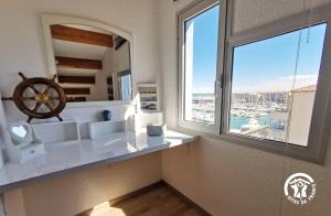 Fotografie z fotogalerie ubytování La Sirène - Loft moderne et lumineux avec vue panoramique sur Mer Méditerranée et port de plaisance v destinaci Frontignan