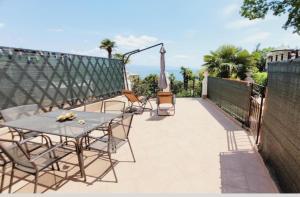 Μπαλκόνι ή βεράντα στο Sea view apartments in Villa Esperia