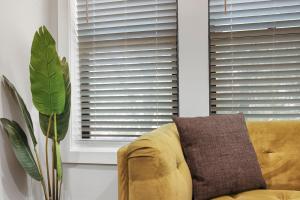 Zona de estar de 3BR Spacious Apartment with In-Unit Laundry - Kedzie 3F