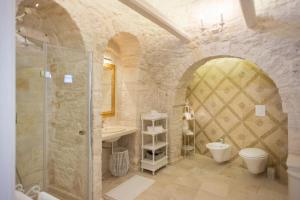 Koupelna v ubytování Romantic Trulli + 37 fotografií