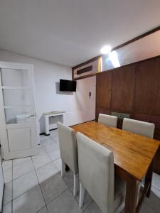Kuchyň nebo kuchyňský kout v ubytování Departamento microcentro Mendoza