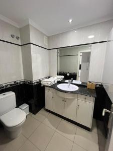 Ένα μπάνιο στο COSTA AZUL APARTMENTS - 2B