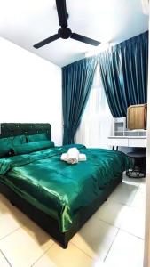 Säng eller sängar i ett rum på Luxury Suite Alanis Residence Sepang KLIA1 KLIA2 Putrajaya Cyberjaya