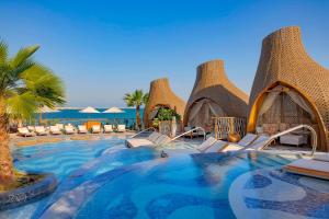 Sundlaugin á Waldorf Astoria Doha Lusail eða í nágrenninu