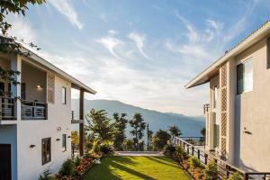 Gallery image of An extravagant Pushp villa overlooking the Ganges in Narendranagar