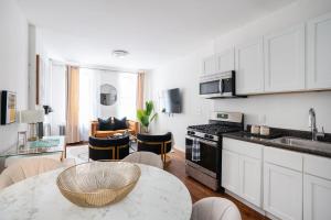 Η κουζίνα ή μικρή κουζίνα στο 1288-3RN New Renovated 1 Bedroom in UES +12 φωτογραφίες