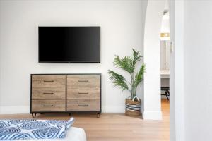 The Seaside Bohemianにあるテレビまたはエンターテインメントセンター