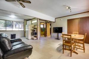 A seating area at Vacation Rental 2 Mi to Clearlake Oaks Boat Launch