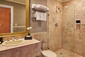 Um banheiro em Waymore Hotel Spa & Casino
