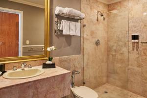 Um banheiro em Waymore Hotel Spa & Casino