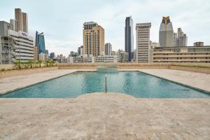 A piscina localizada em Waymore Hotel Spa & Casino ou nos arredores