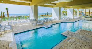 Hilton Grand Vacations Club Ocean 22 Myrtle Beach内部或周边的泳池