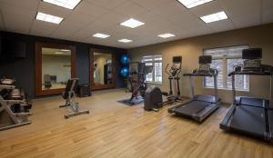 Homewood Suites by Hilton Fairfield-Napa Valley Area的健身中心和/或健身设施