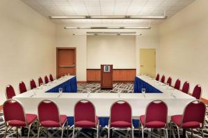 Konferenční prostory v ubytování Embassy Suites Boston at Logan Airport